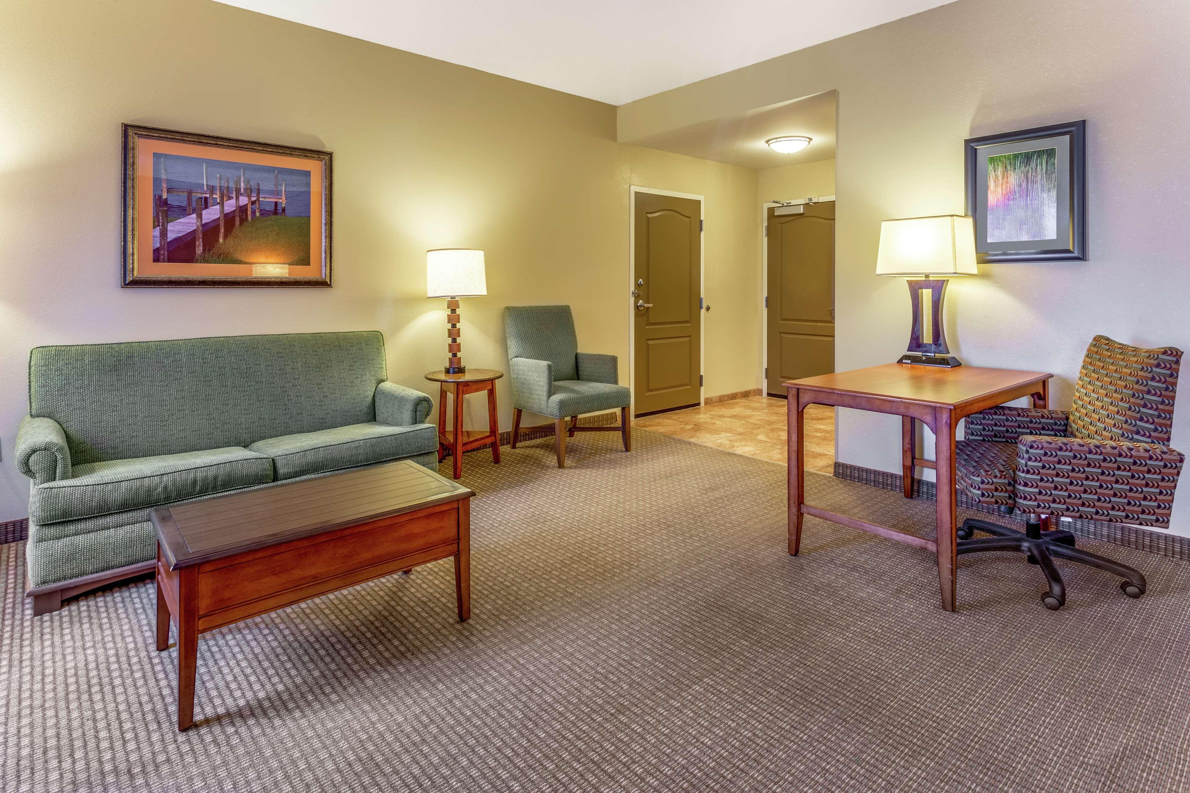 Hotel Hampton - 3*